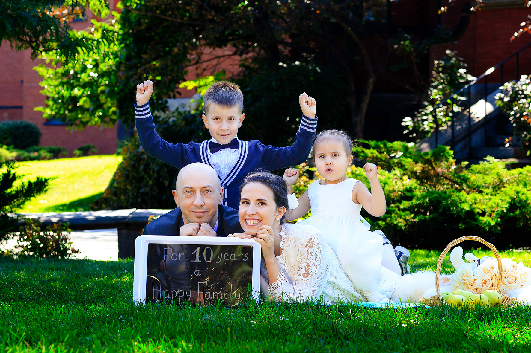 Family photo session with best photographers and professional videographers team – VIO IMAGE